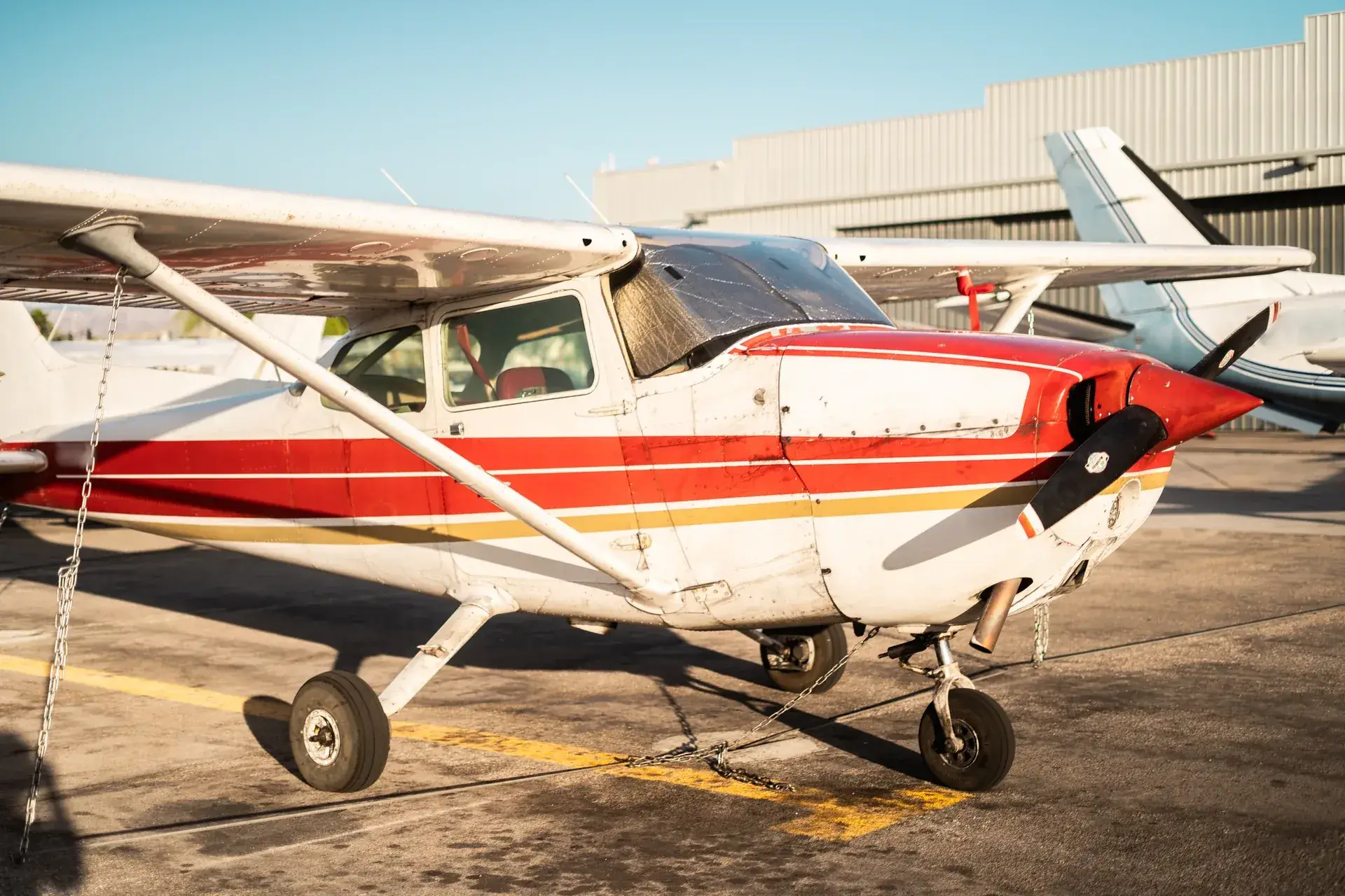Close front-right view of a Cessna 172N